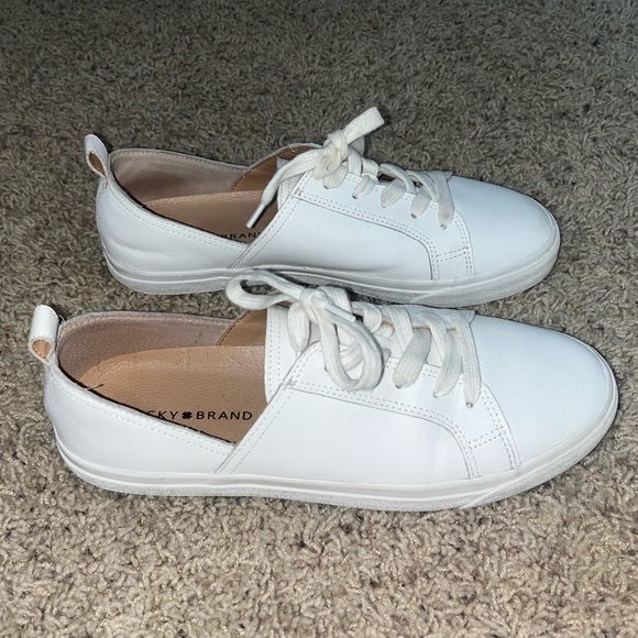 Lucky Brand Dansbey Sneaker - Picture 2 of 6